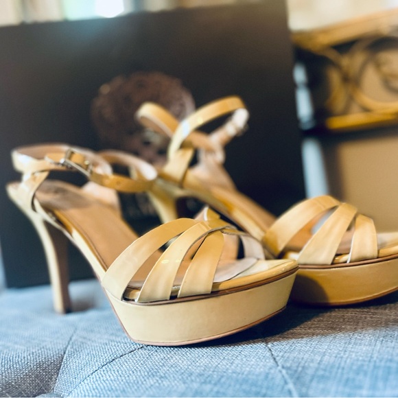 WORN TWICE! 8M Vince Camuto Peppa in Petal - Picture 6 of 6